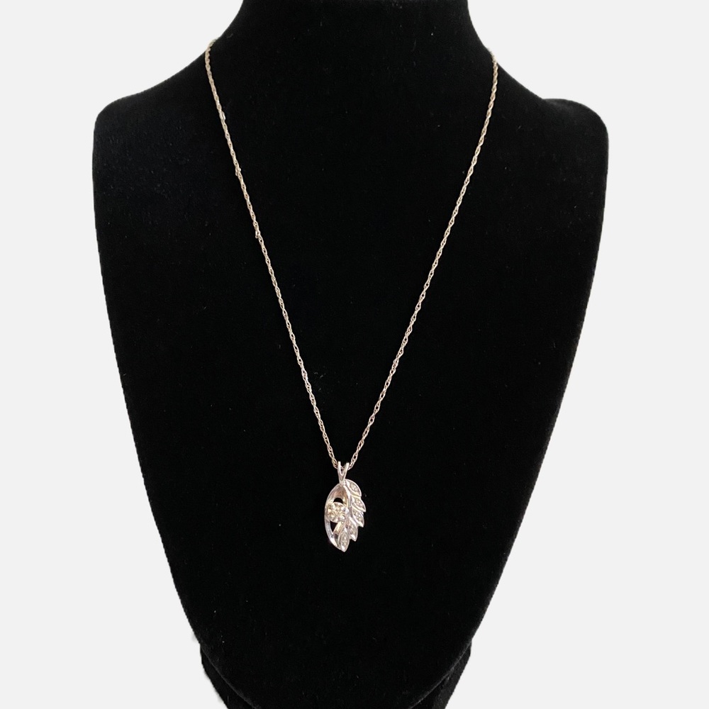 Cute Dainty Leaf Necklace